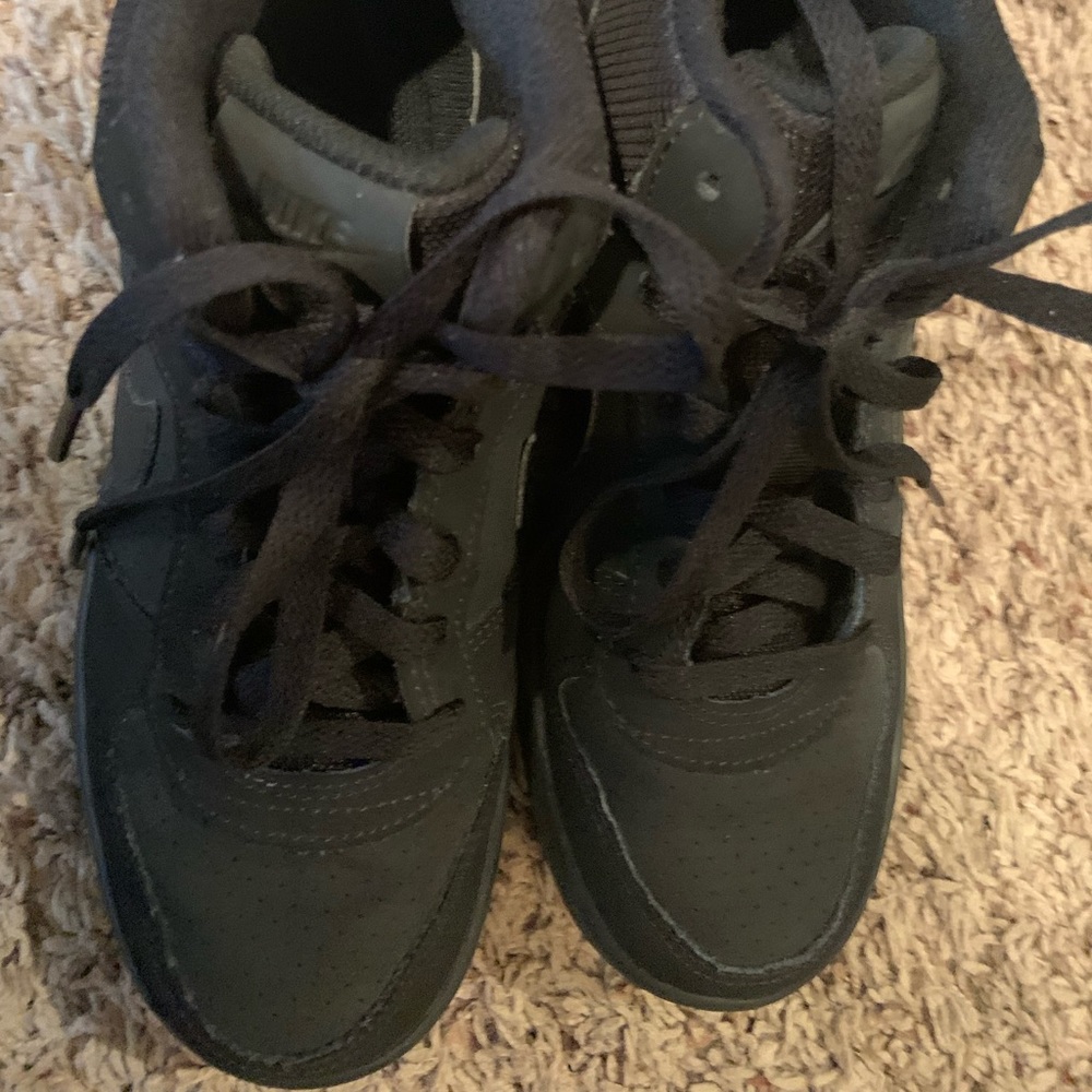 Nike Air Force One high top black kids size 4